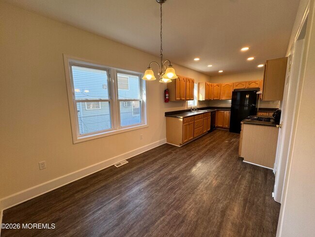 Building Photo - 207 Ocean Gate Ave