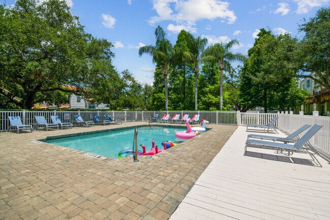 Building Photo - 3174 Bayshore Oaks Dr