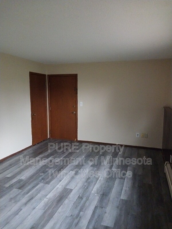 Building Photo - 144 13th Ave S