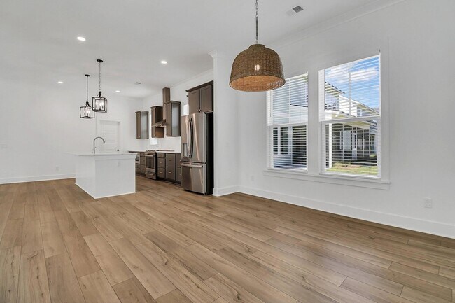 Building Photo - 502 Sound Dr