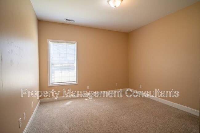 Building Photo - 178 Sarah Jane Dr