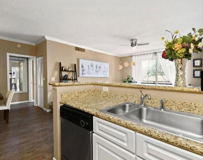 Building Photo - 11750 Saint Andrews Pl