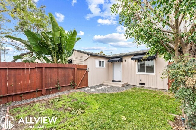 Building Photo - Charming 1-Bedroom Private Home with Backyard – 6-Month Lease with Month-to-Month Flexibility