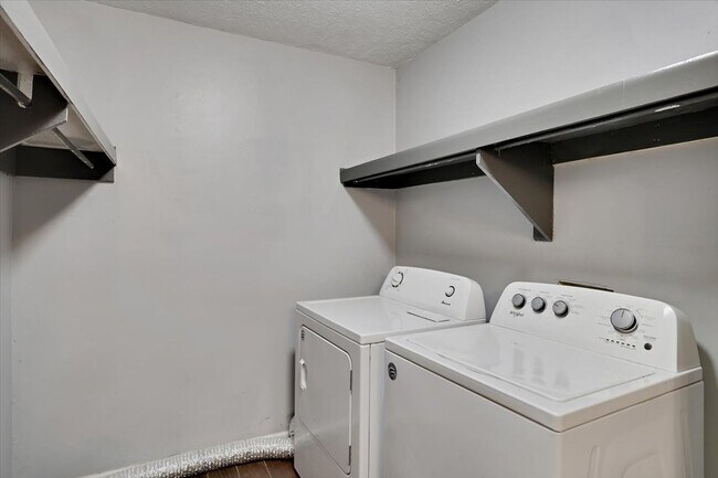 Building Photo - 1001/1003 Euclid Ave