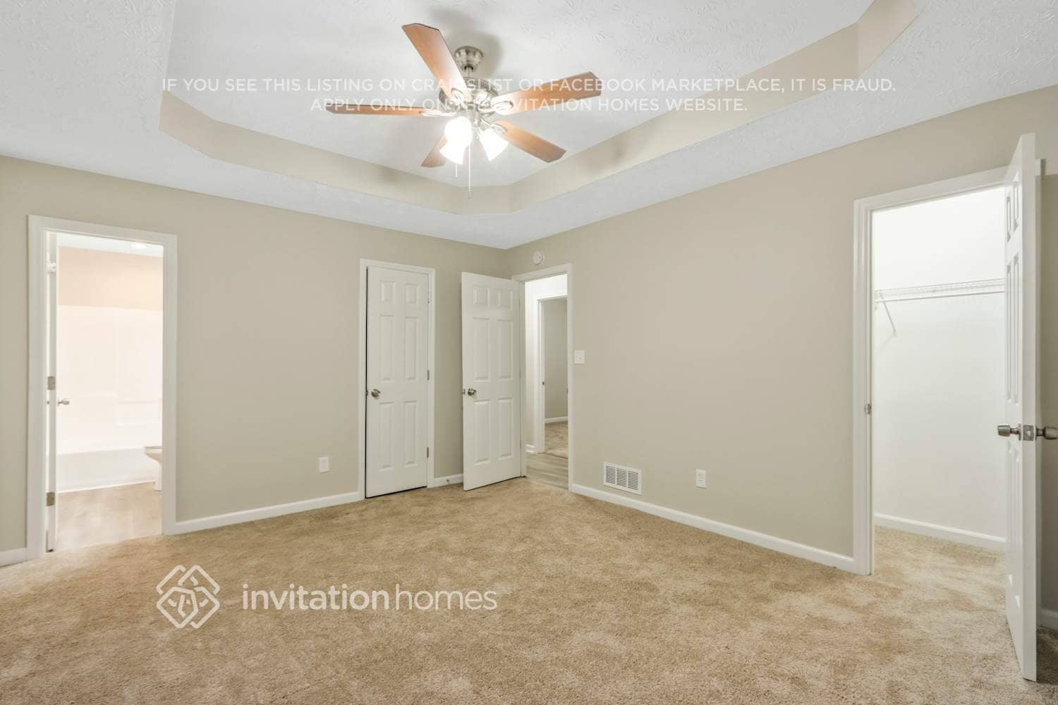 Building Photo - 300 E Country Woods Dr