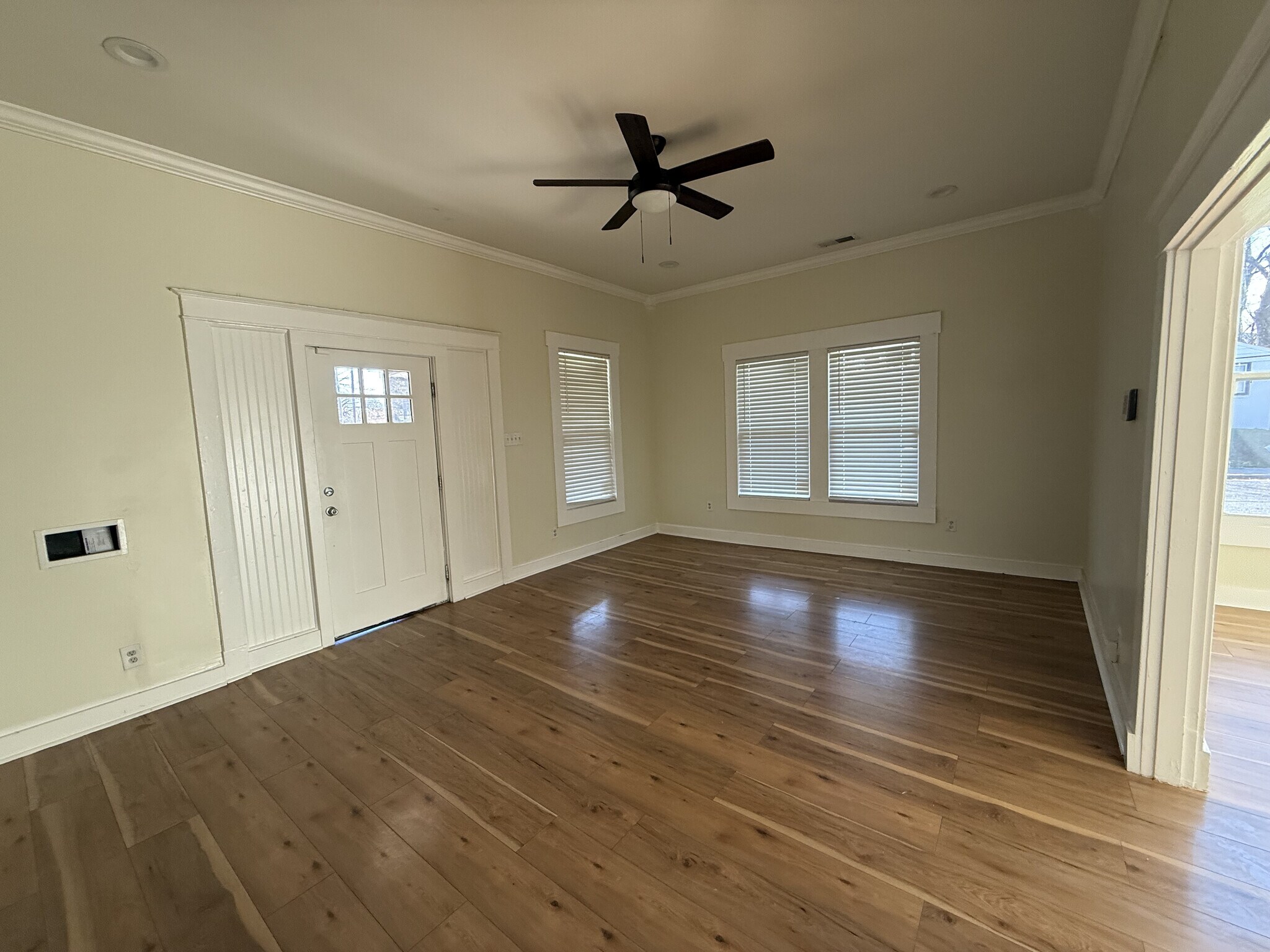 Building Photo - 1371 Ridgeway St