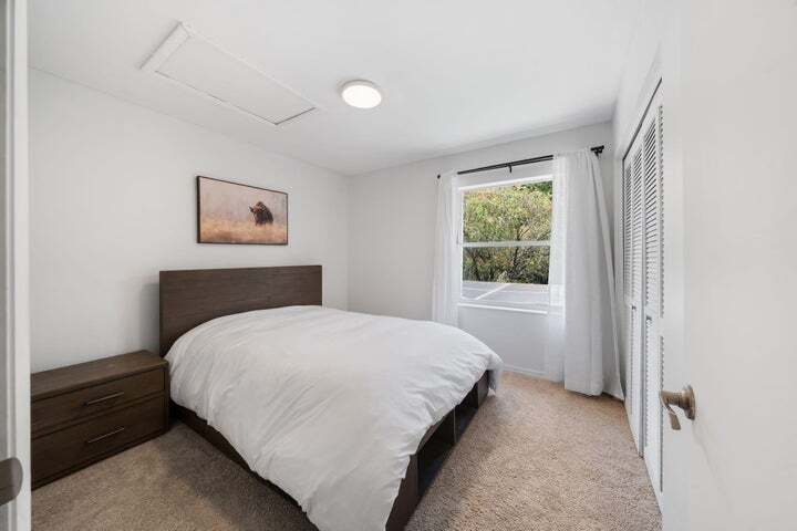 Building Photo - 1527 S Club Dr