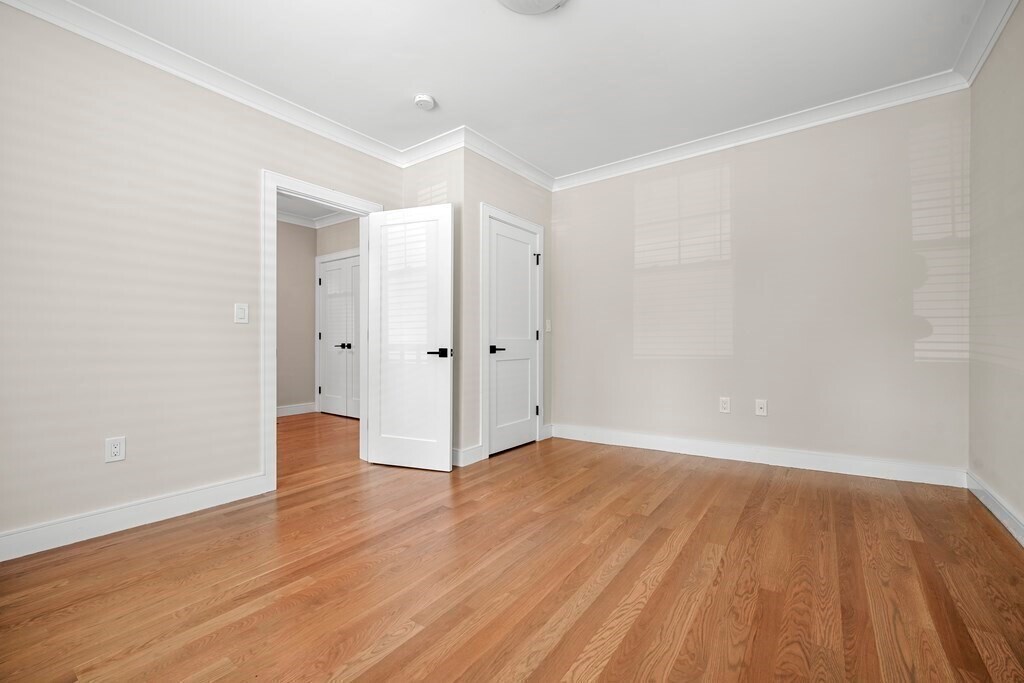 Building Photo - 44 Iffley Rd