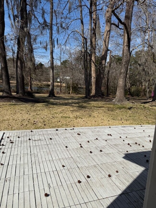 Building Photo - Chapel Creek