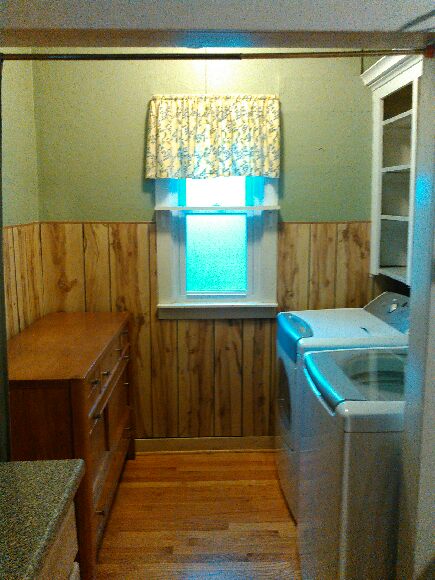 Building Photo - 1402 S State St