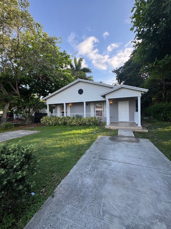 Building Photo - 22250 Miami Ave