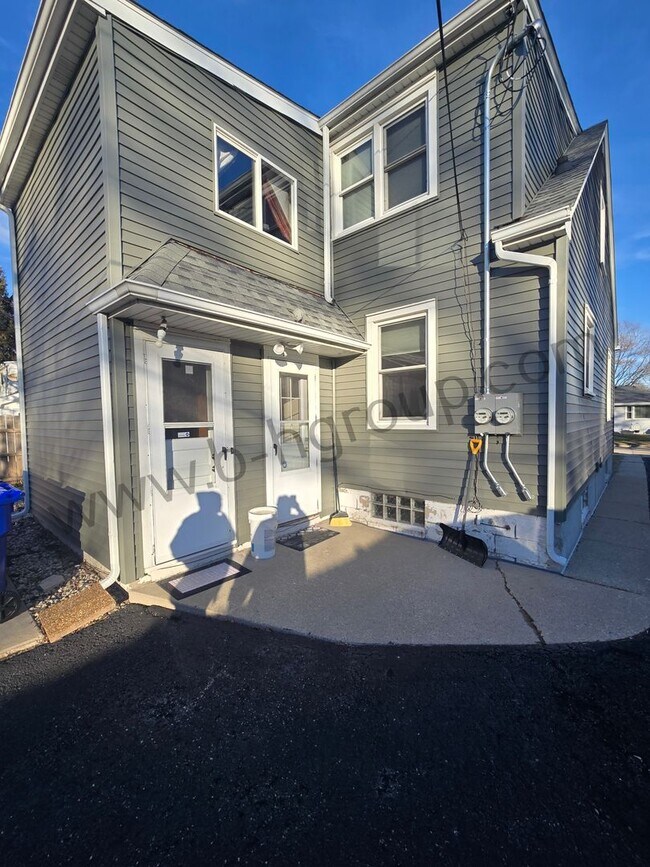 Building Photo - 5412 41st Ave