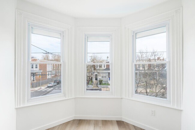 Building Photo - 5758 Spruce St