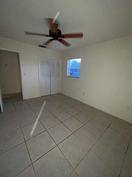 Building Photo - 1536 Barbarie Ln