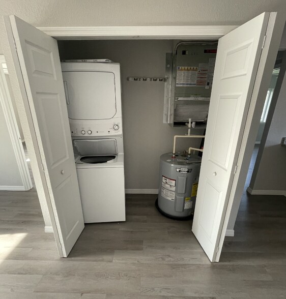 Building Photo - 1935 Ave O SW