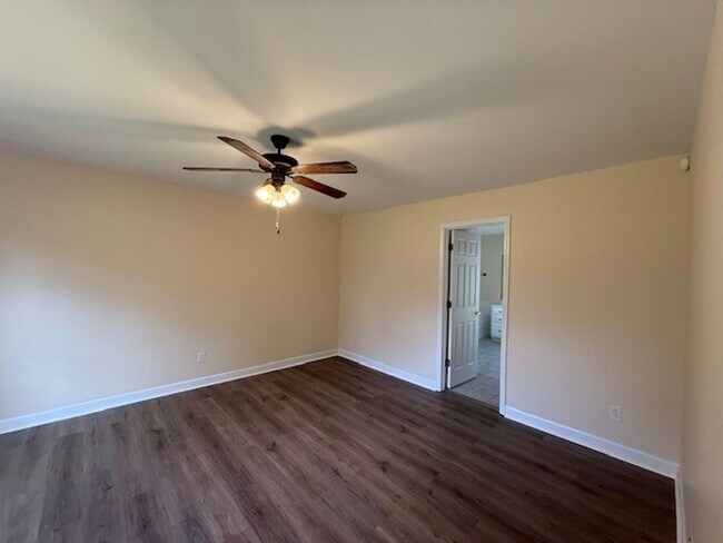 Building Photo - 3 BEDROOM, 3 BATH RANCHER IN NORTHWEST KNOX