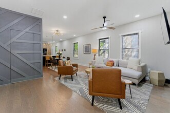 Building Photo - 907 Beecher St SW