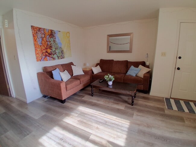 Building Photo - 243 E 400 N