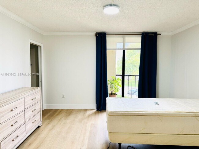 Building Photo - 8075 SW 107th Ave