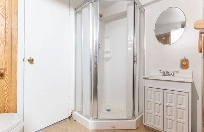 Building Photo - Charming 5 Bedroom/3 Bathroom Home with Large Finished Basement in Catonsville, MD!