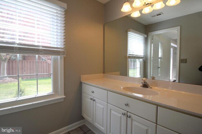 Building Photo - 6423 Little Potters Ln