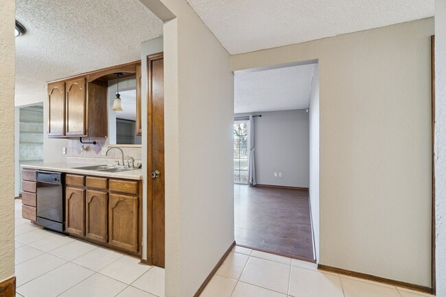 Building Photo - 1205 Swan Lake Rd