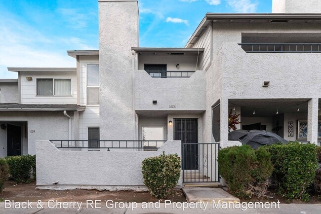 Building Photo - 1 br, 1.5 bath House - 1628 Justin Court