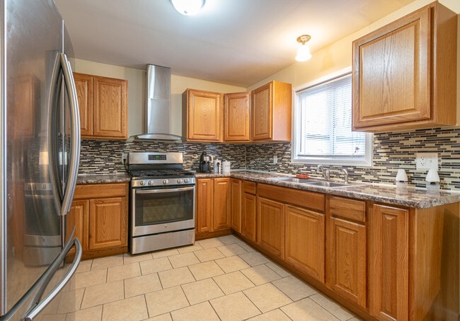 Building Photo - 2730 9th St