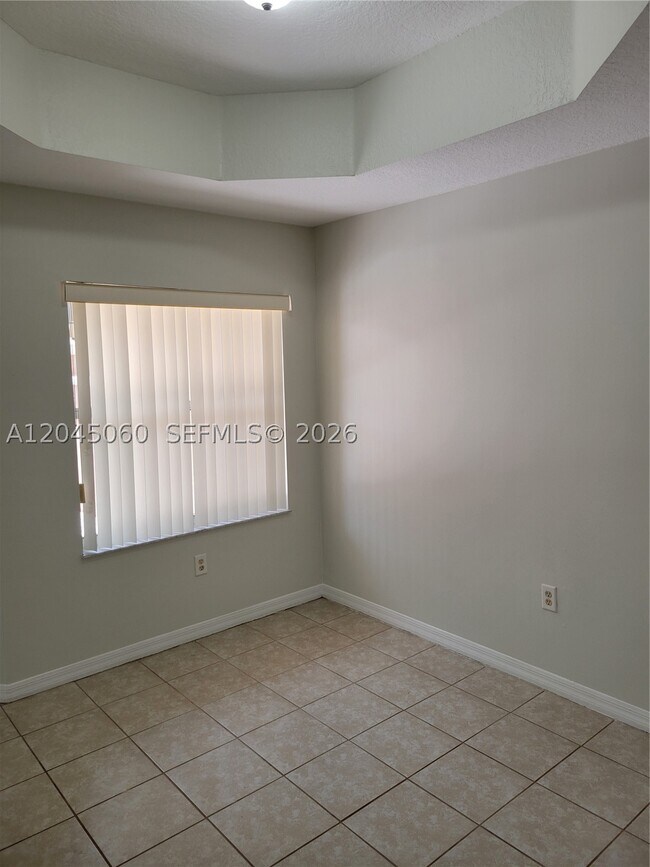 Building Photo - 618 SW 106th Ave