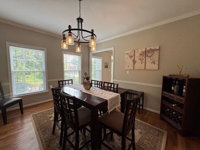 Building Photo - Stunning 4 Bed 3.5 Bath Single Family Home...