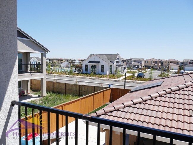 Building Photo - Modern Two-story 4 Bed 3.5 Bath 2,786 sqft...