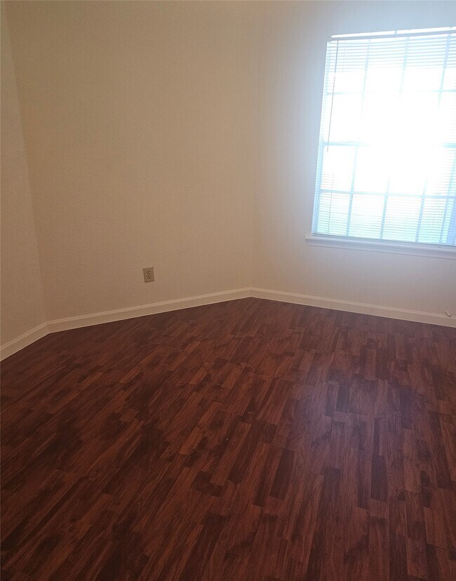 Building Photo - 10689 Braes Bend Dr