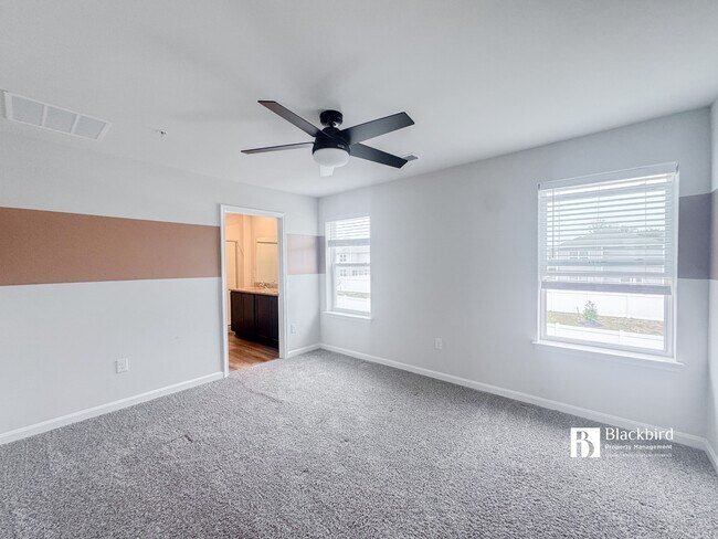 Building Photo - 561 Fawn Mdw Ln