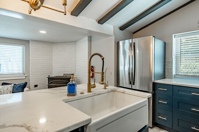 Building Photo - 5708 Park Blvd