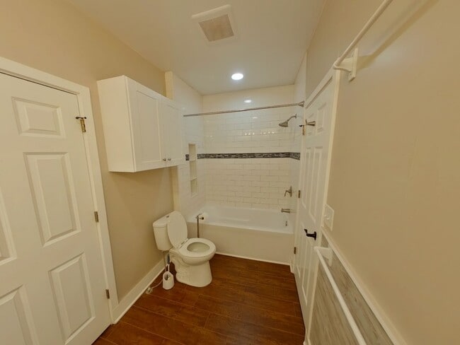 Building Photo - 402 N Kansas Ave