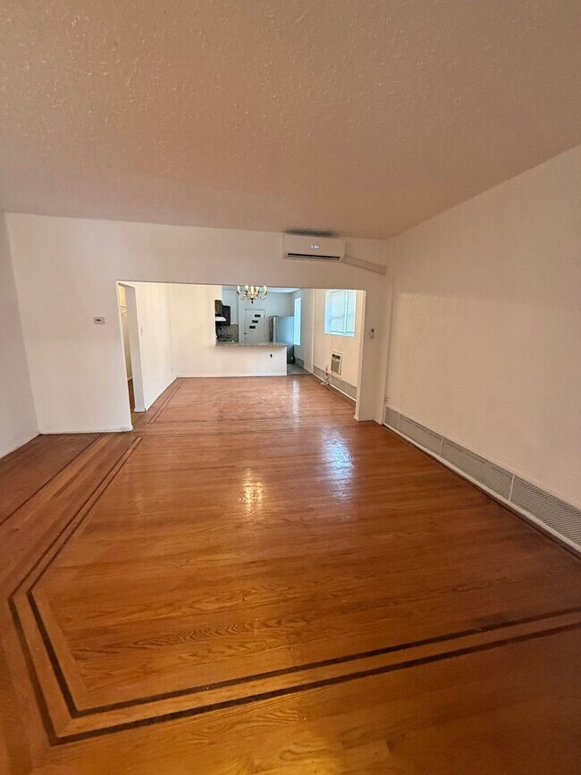 Building Photo - 28 N 50th St