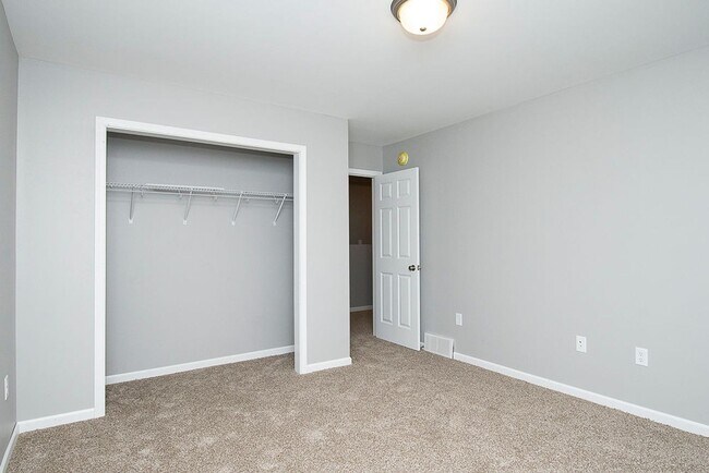 Building Photo - Charming Townhome in South Bismarck