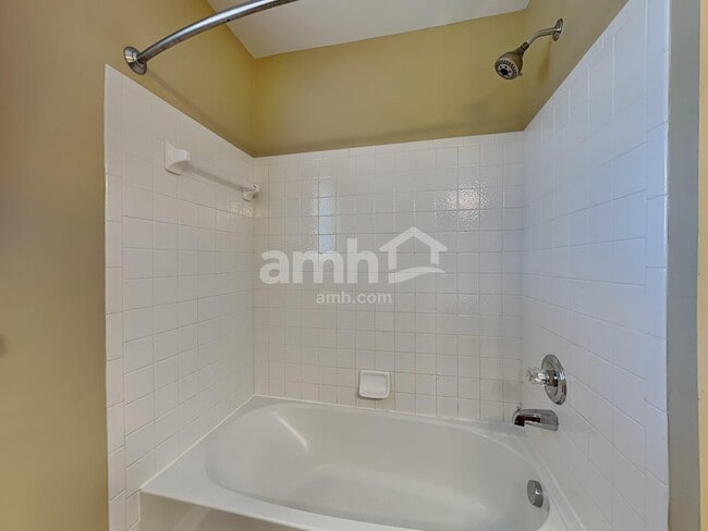 Building Photo - 10213 Waterford Ct