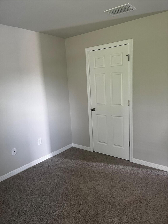 Building Photo - 4021 35th St SW