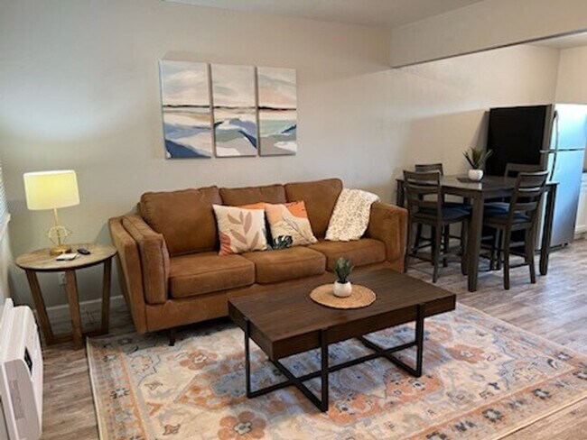 Building Photo - 2713 N Locust St