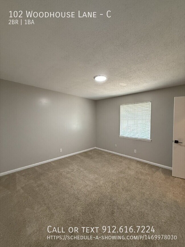 Building Photo - 102 Woodhouse Ln