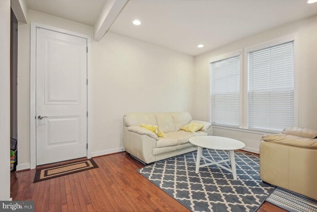 Building Photo - 25495 Woodbine Farm Dr