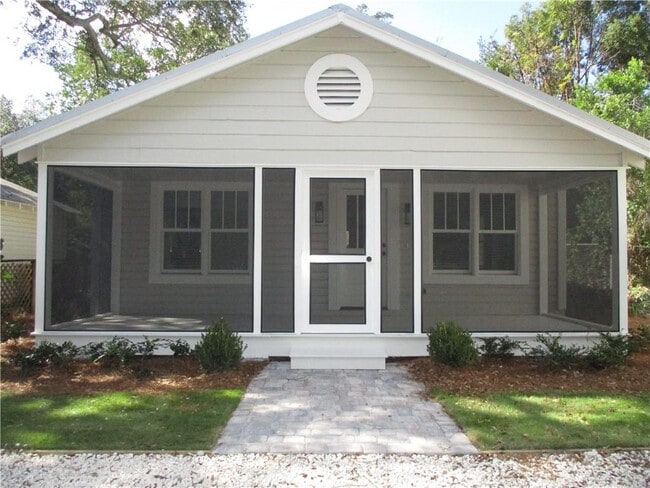 Building Photo - 403 Oleander Rd