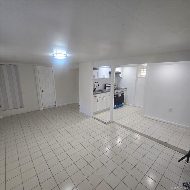 Building Photo - 182-19 147th Ave