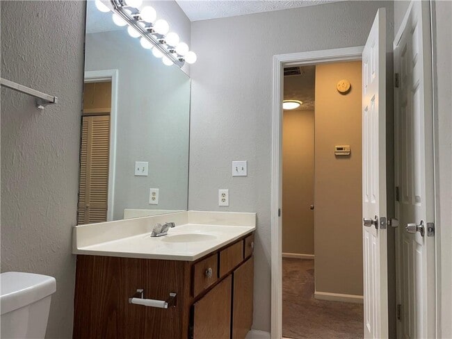Building Photo - 1068 Travelers Trail