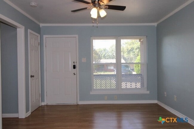 Building Photo - 105 E Avenue A