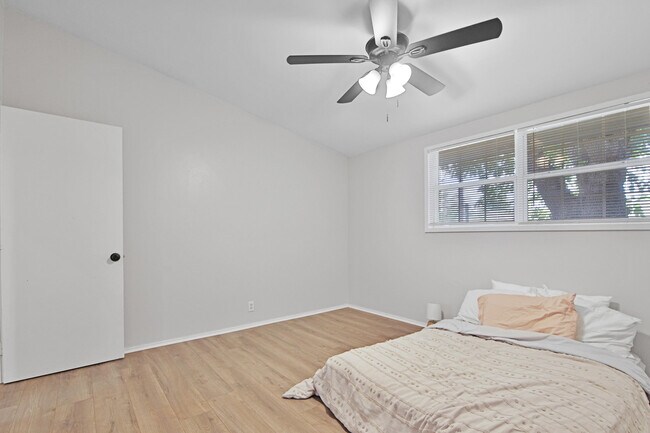 Building Photo - 2007 68th St