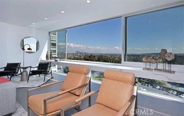 Building Photo - 2220 Avenue of the Stars