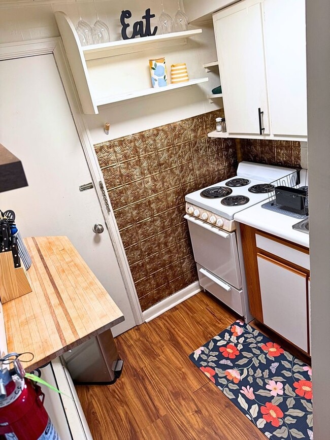 Building Photo - 98 Grant St