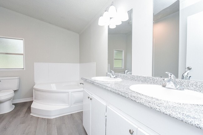 Building Photo - Be part of this cozy community at Roy Harris Loop